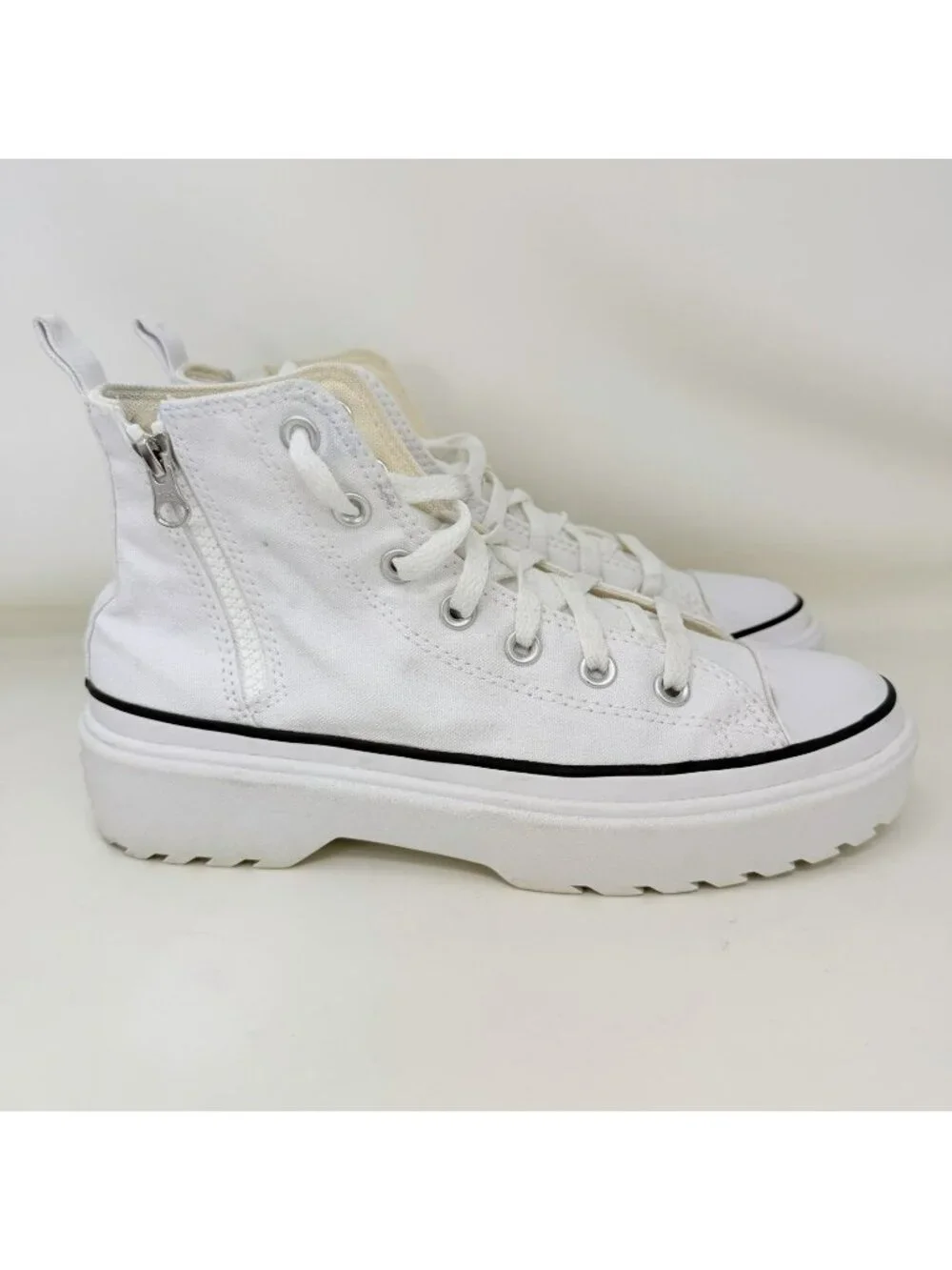 Converse Chuck Taylor Lugged Platform Shoes Girls Size 6.5 / Women’s Size 8